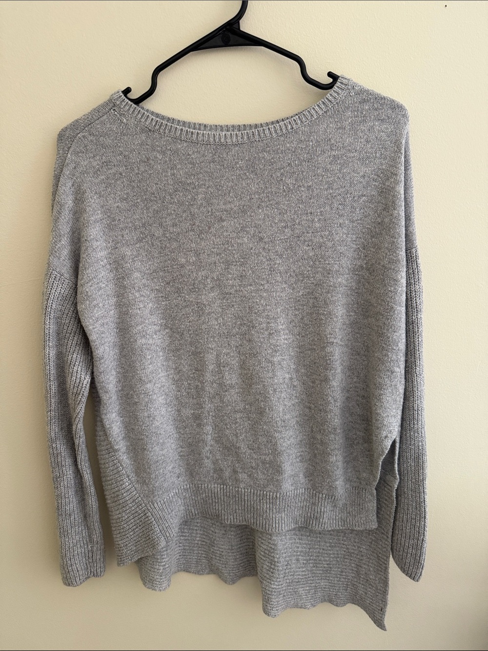 Trouve Light Gray Scoop-Neck Ribbed-Hem Sweater